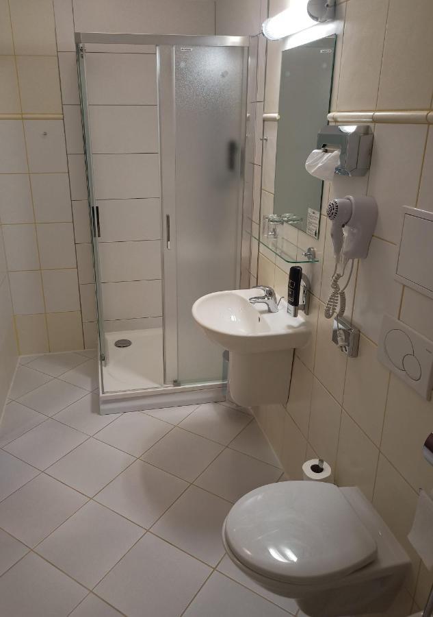 Penzion Nad Oborou Hradec Králové Exteriör bild