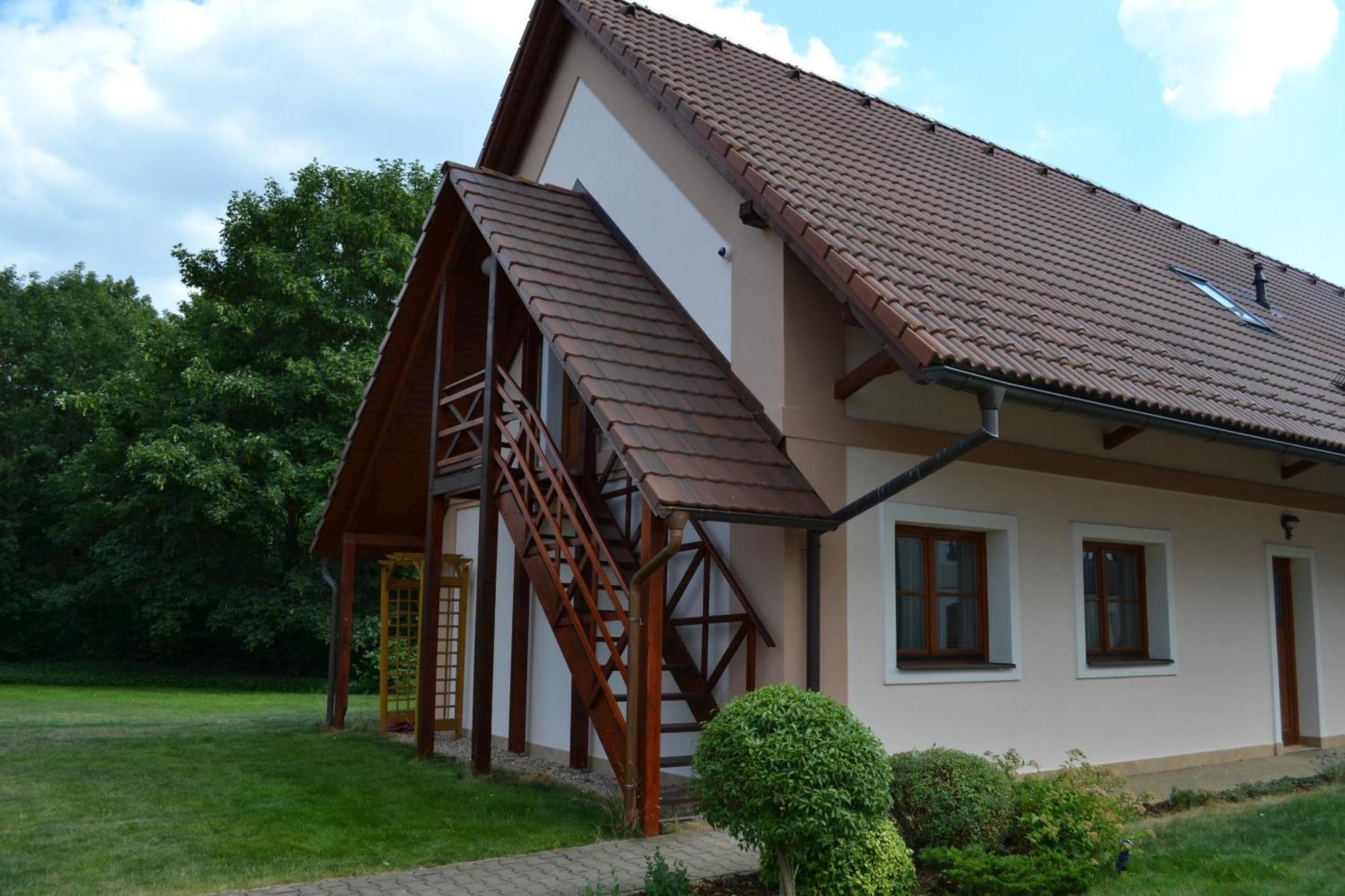 Penzion Nad Oborou Hradec Králové Exteriör bild