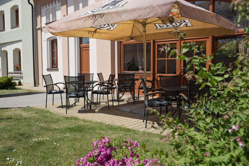 Penzion Nad Oborou Hradec Králové Exteriör bild