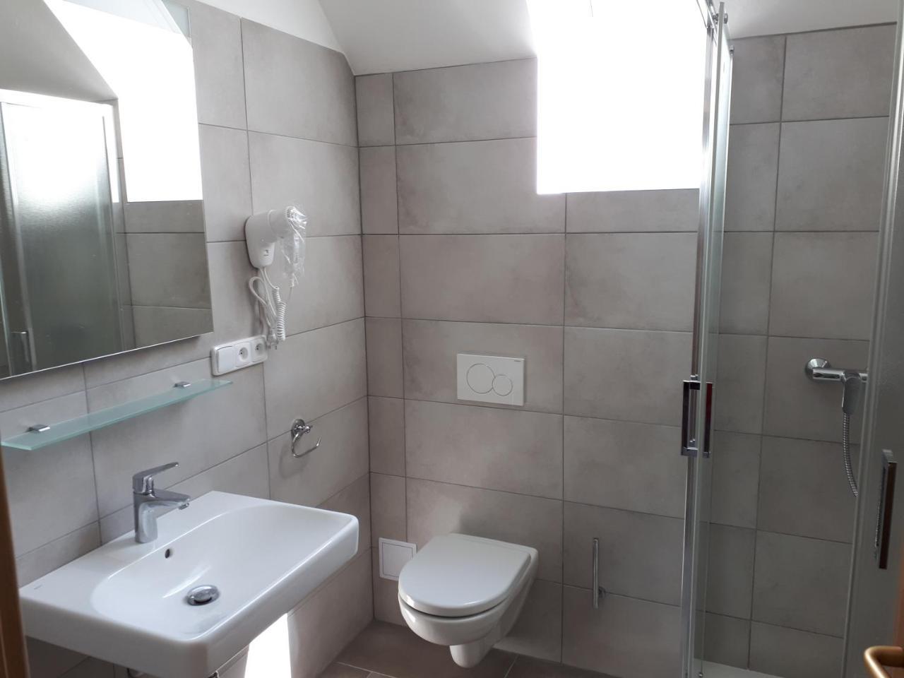 Penzion Nad Oborou Hradec Králové Exteriör bild